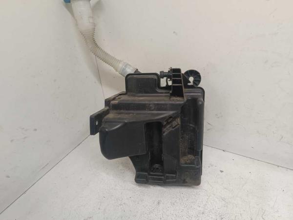 RESERVOIR LAVE GLACE VW POLO 6R/ SKODA ROOMSTER/ SKODA FABIA/ SEAT TOLEDO/ AUDI A1 - Vue 4